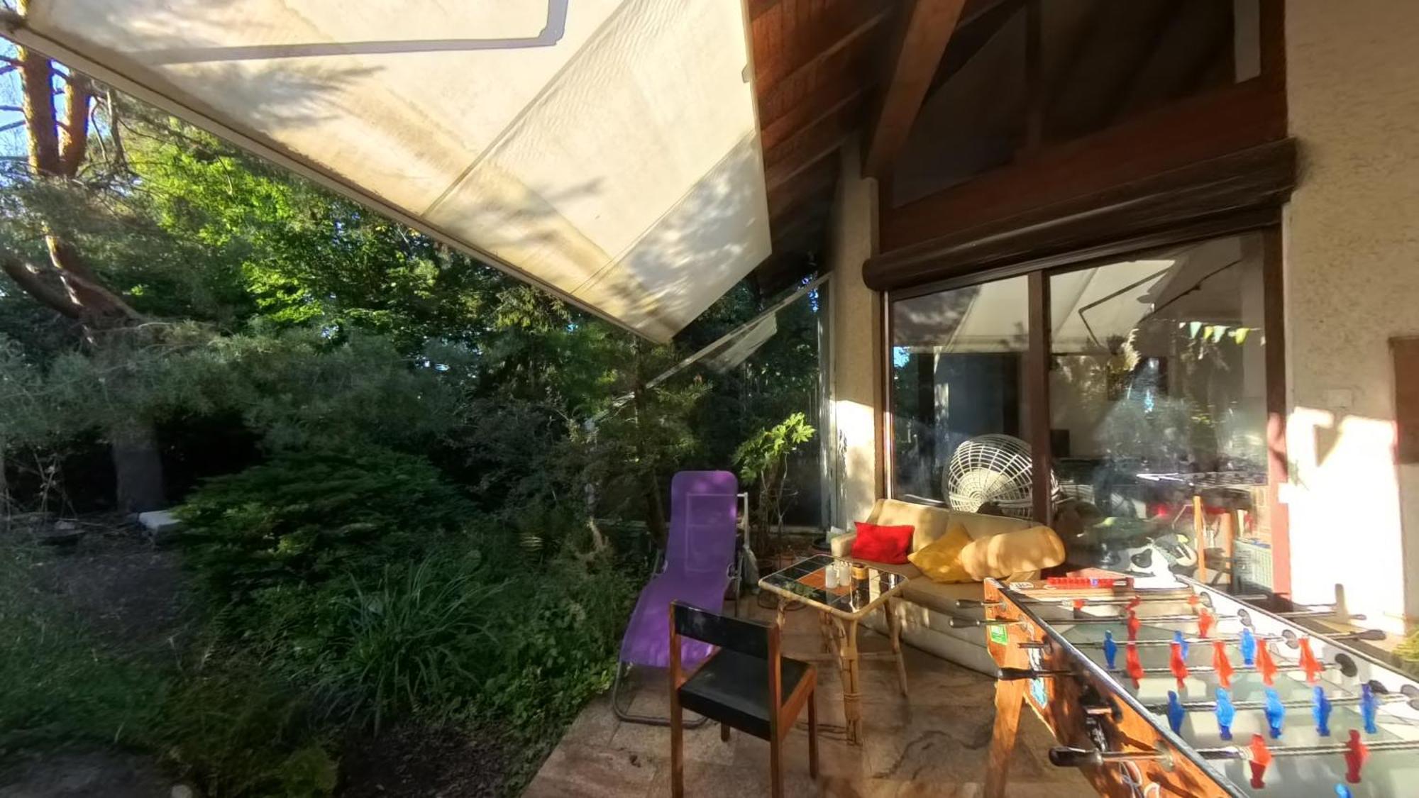 Homestay Gaestezimmer In Alternativer Kulturvilla Aesch (Basel-Landschaft)